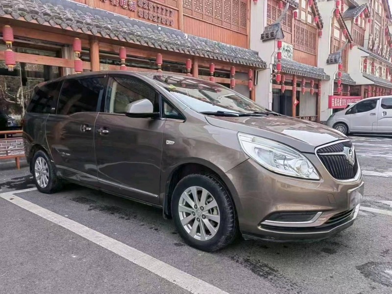 青岛17年别克GL83