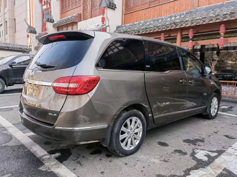 青岛17年别克GL88