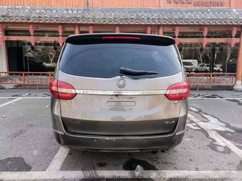 青岛17年别克GL89