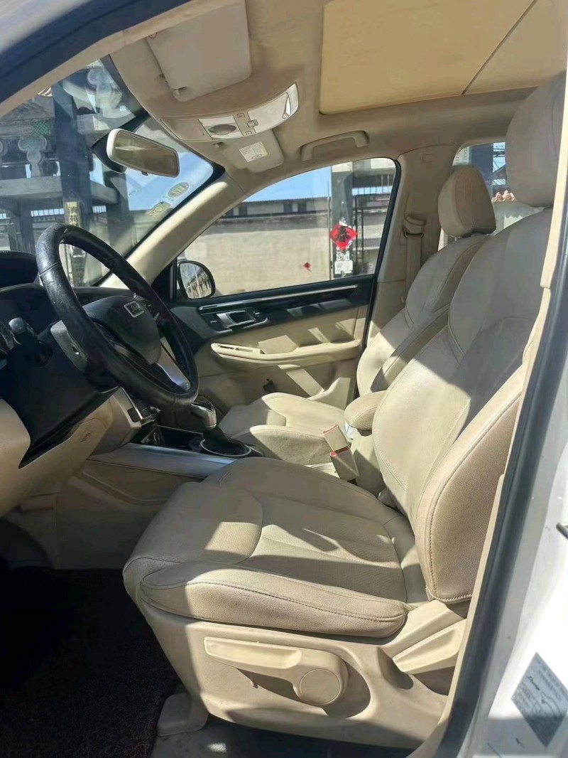 保定17年众泰大迈X58