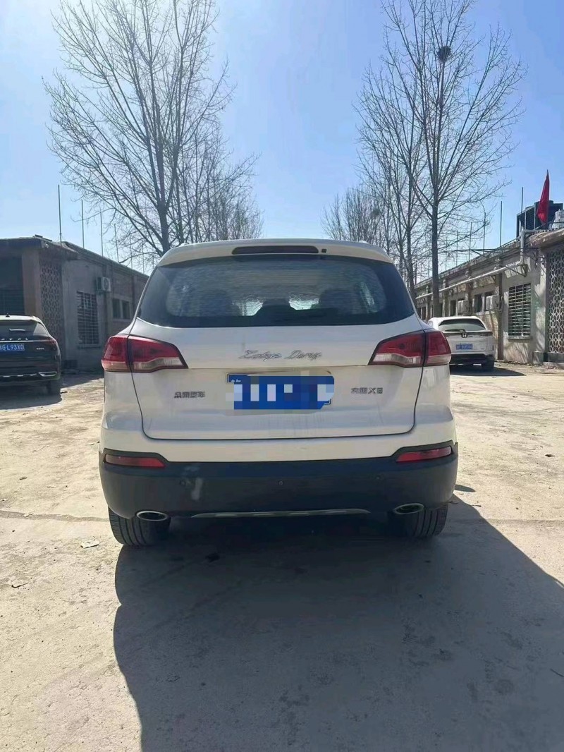 保定17年众泰大迈X59