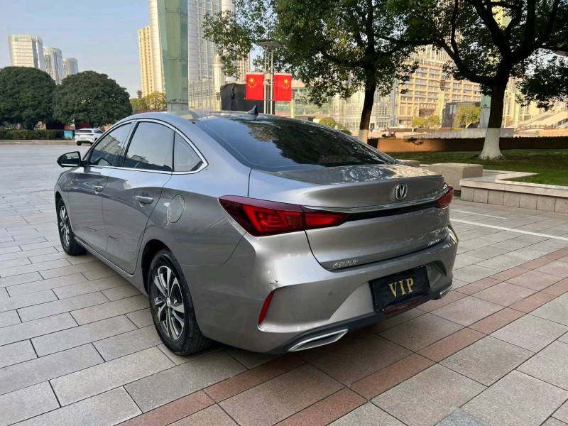 嘉興22年長安汽車逸動5