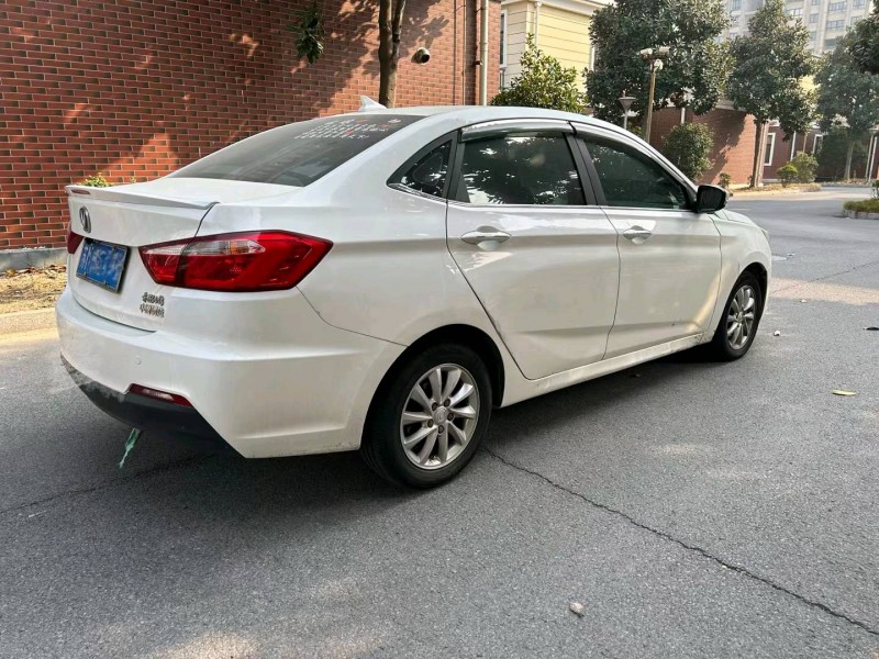 常州16年長安汽車悅翔V74