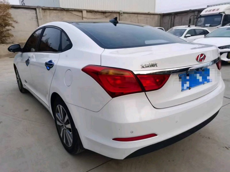 保定16年现代名图4