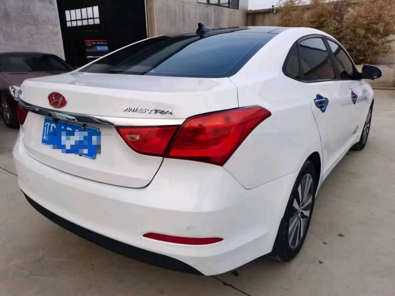 保定16年现代名图5