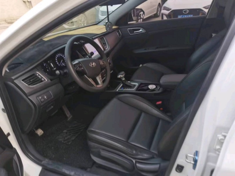 保定16年现代名图8