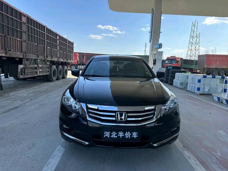 保定13年本田雅阁1