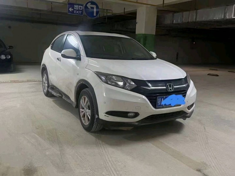 珠海17年本田缤智2