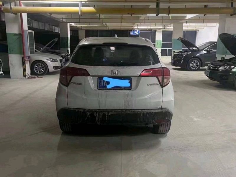 珠海17年本田缤智4