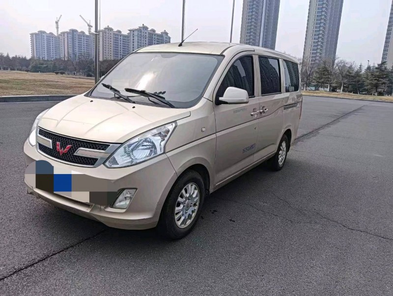 常州18年五菱汽車榮光V2