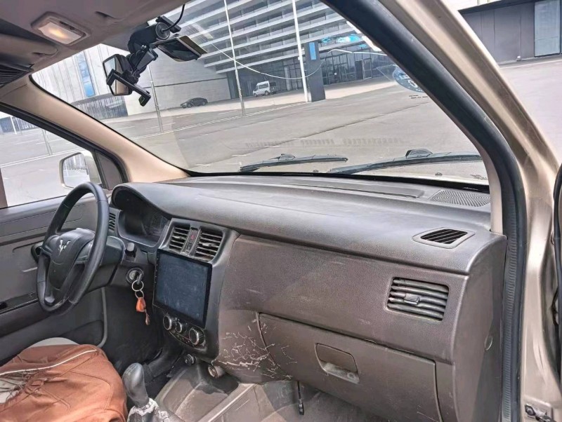 常州18年五菱汽車榮光V4