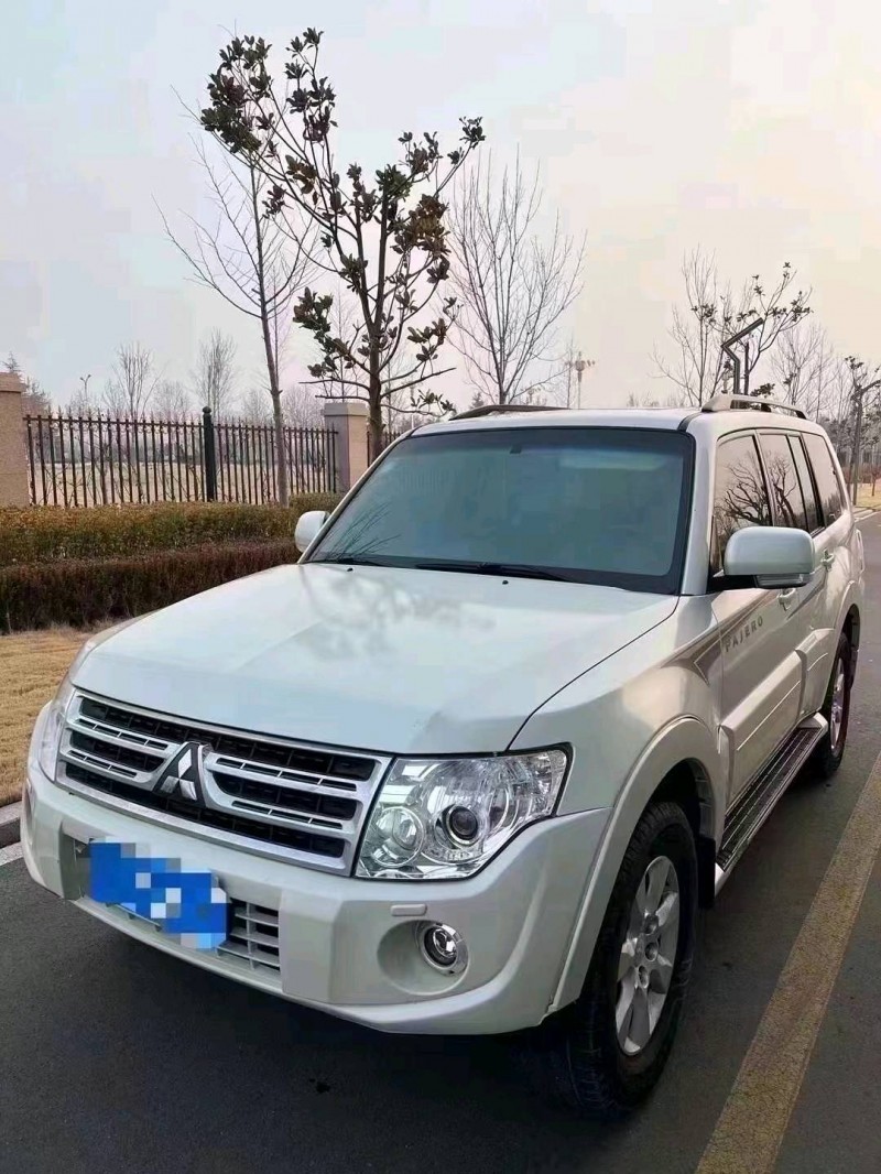 东营14年三菱帕杰罗2