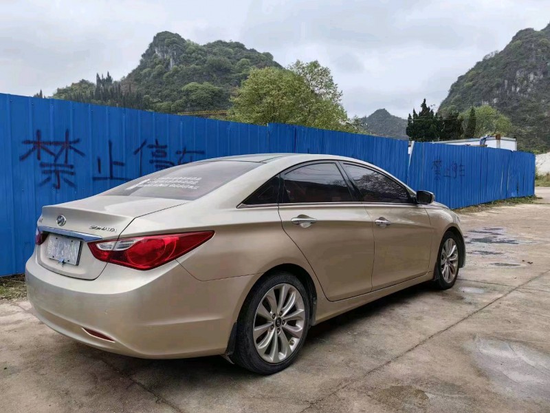 东营13年现代索纳塔八6