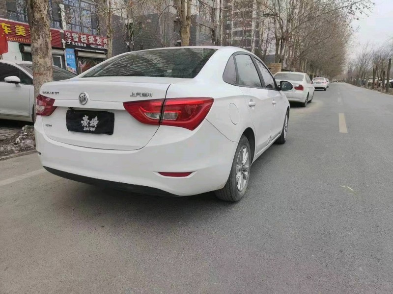 东营17年别克英朗2