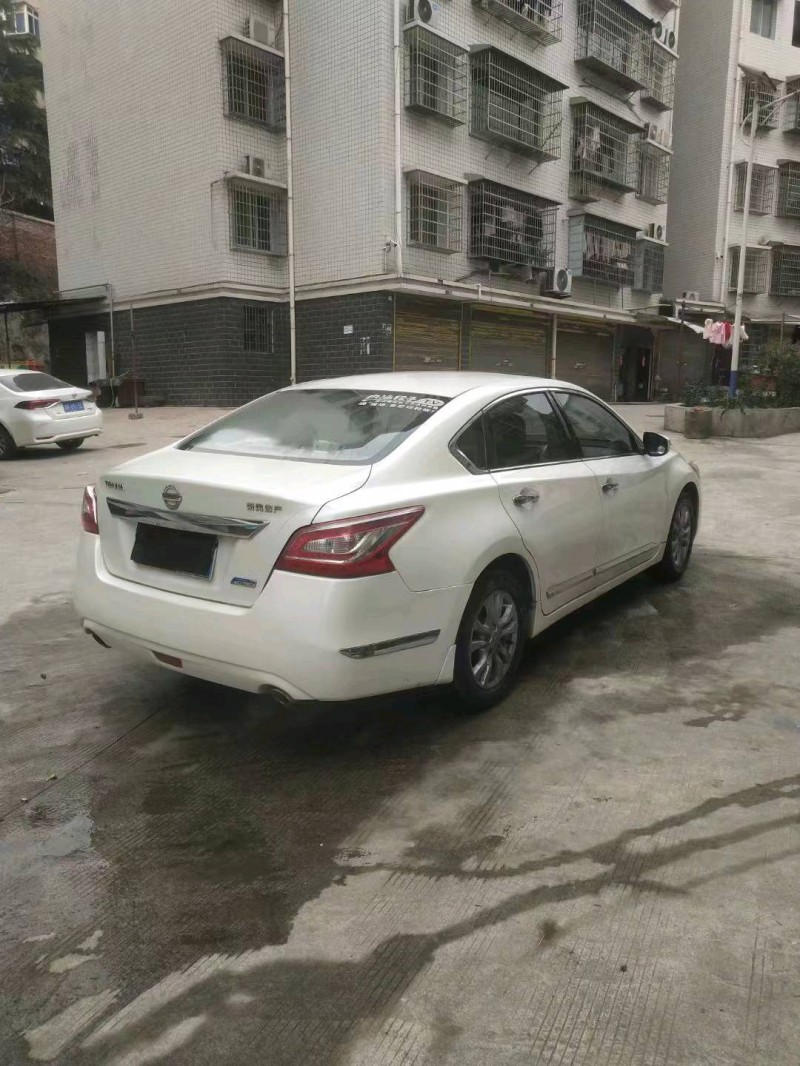 平頂山16年日產天籟3