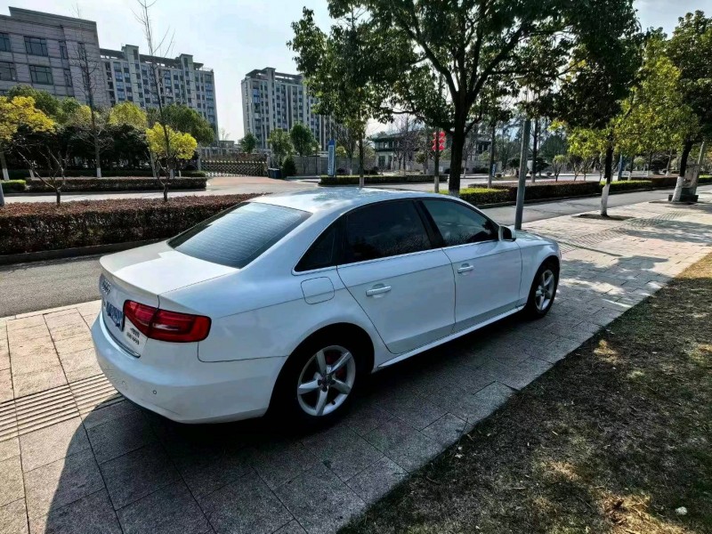 嘉興13年奧迪A4L3