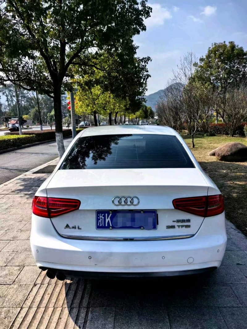 嘉興13年奧迪A4L7