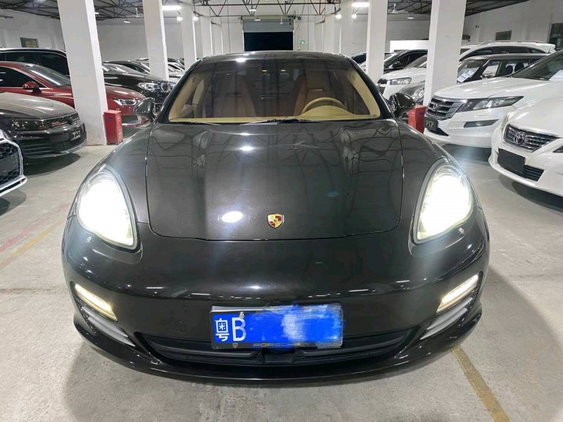 汕头10年保时捷帕拉梅拉1