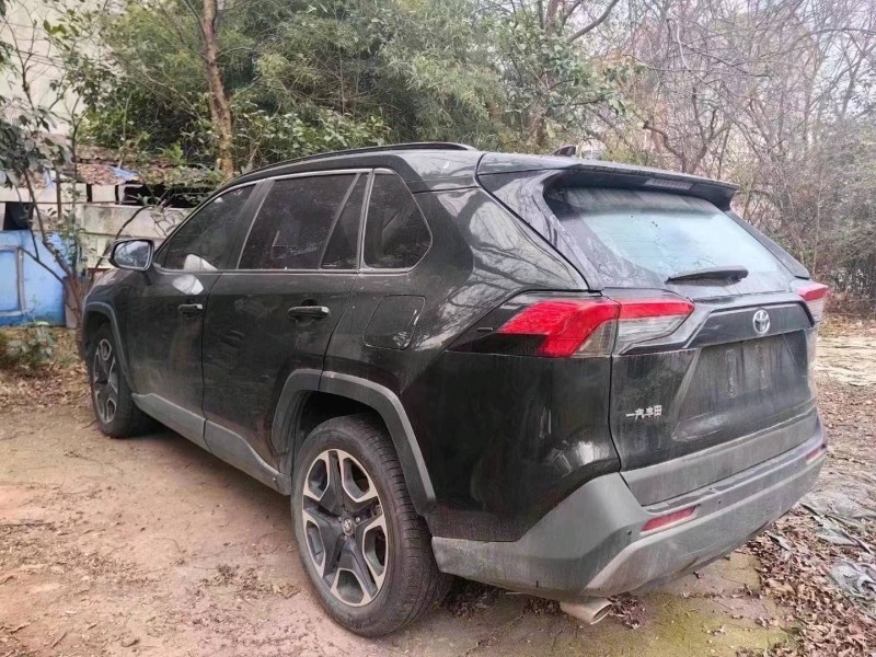 嘉興20年豐田RAV4榮放5