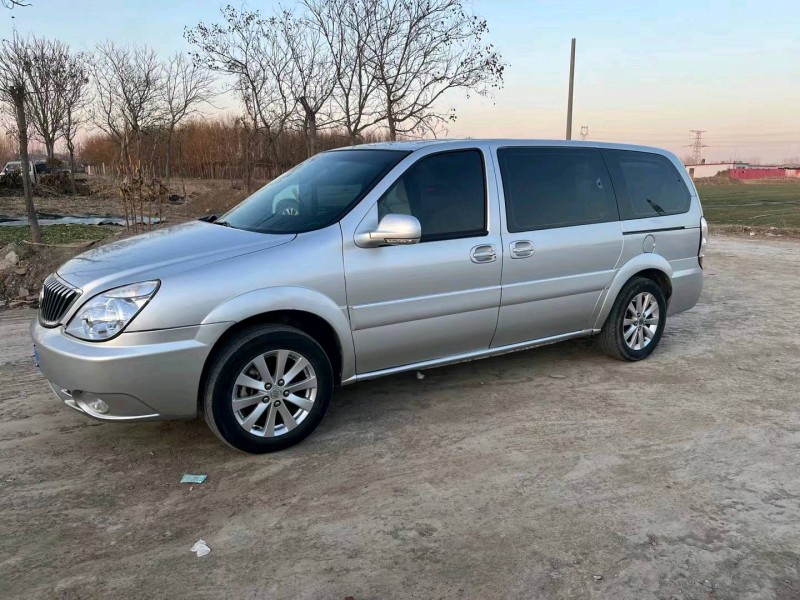 保定17年别克GL82