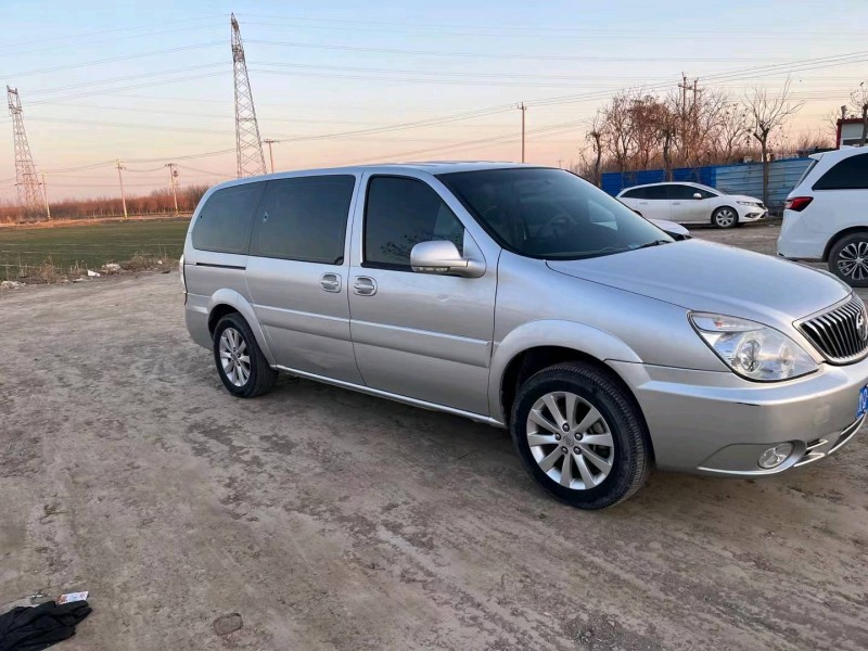 保定17年别克GL83