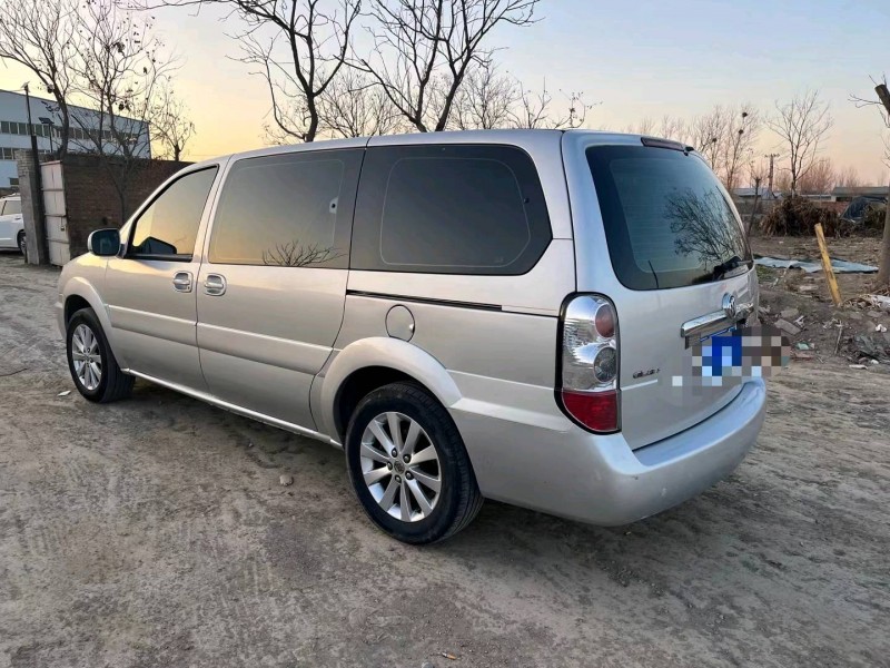 保定17年别克GL88