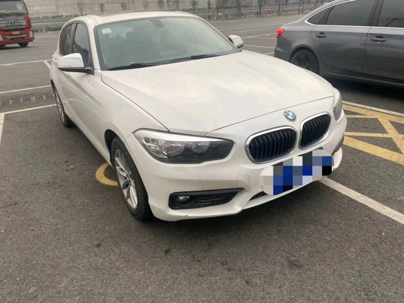 重庆19年宝马1系5