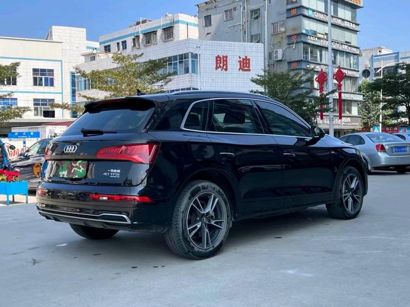 东莞19年奥迪Q58