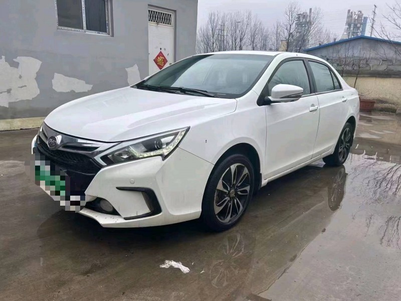 青岛16年比亚迪秦3