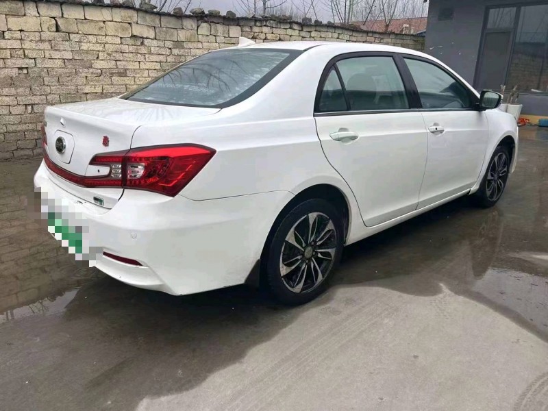 青岛16年比亚迪秦6