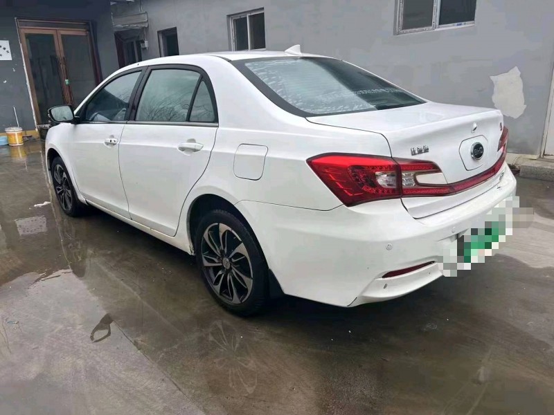 青岛16年比亚迪秦7