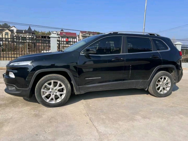 新余17年Jeep自由光2