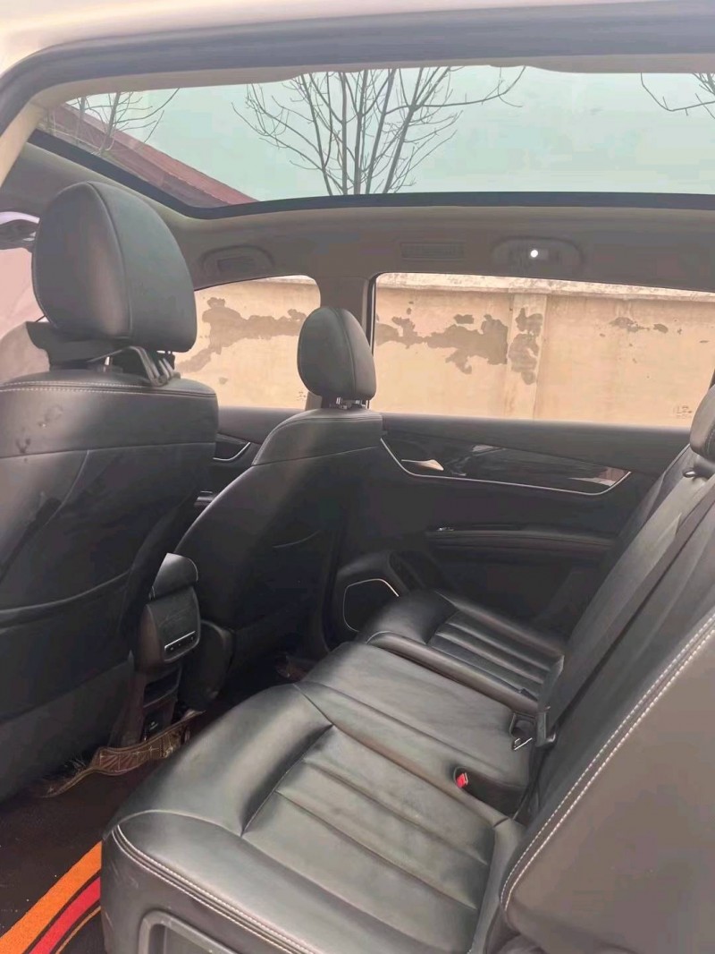 保定18年比亚迪宋MAX4