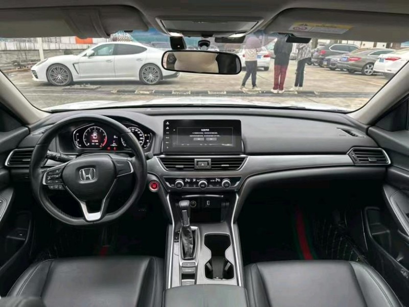 东莞22年本田雅阁5