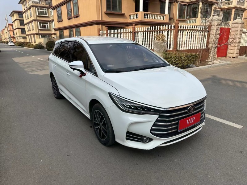 青岛19年比亚迪宋MAX2