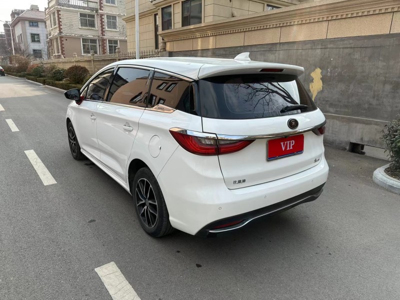 青岛19年比亚迪宋MAX4