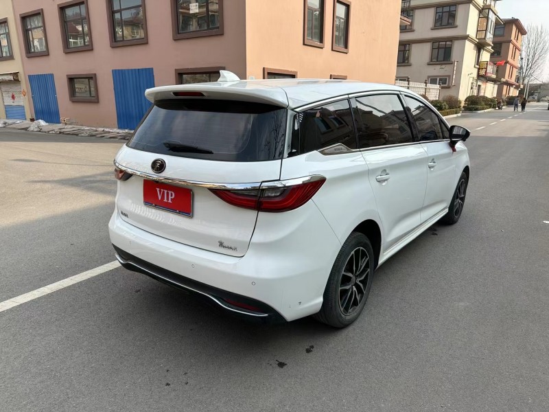 青岛19年比亚迪宋MAX5