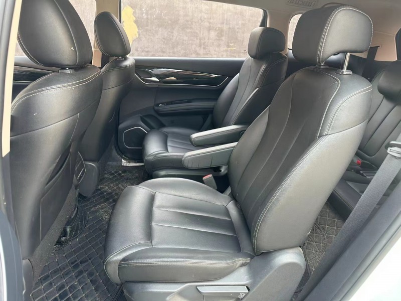 青岛19年比亚迪宋MAX8