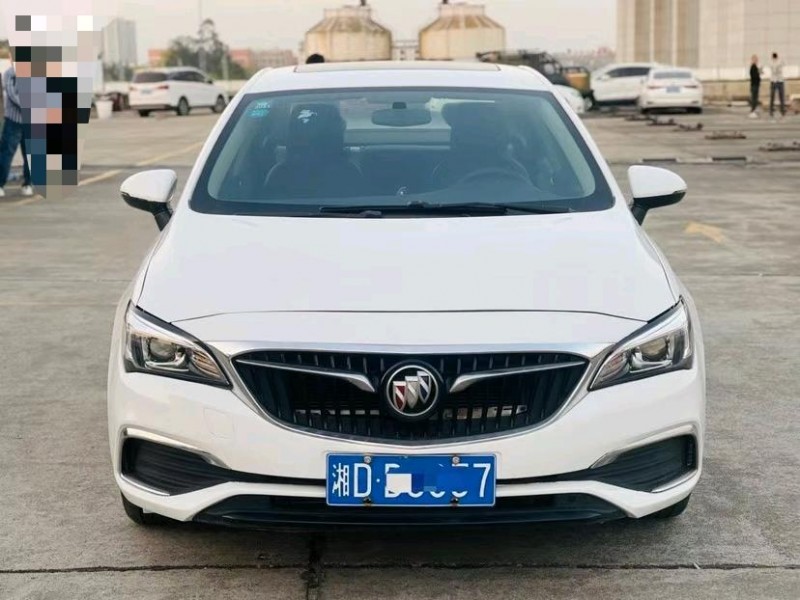 东莞17年别克威朗1