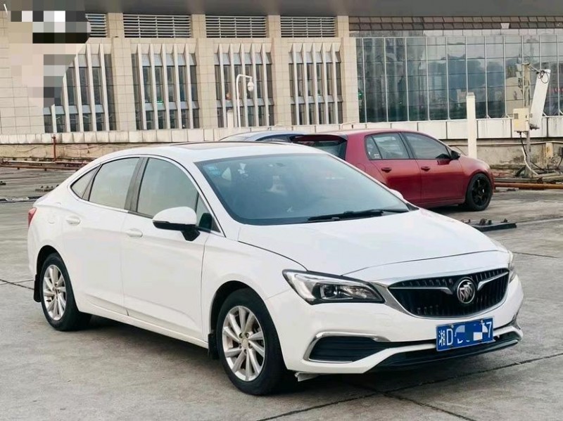 东莞17年别克威朗2