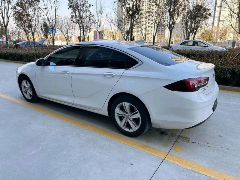 济南20年别克君威4