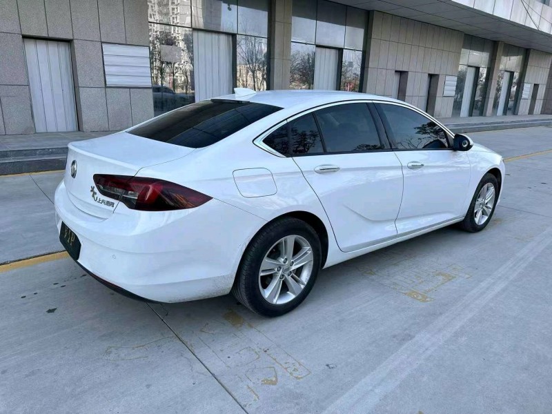 济南20年别克君威5