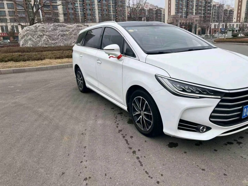 济南18年比亚迪宋MAX2