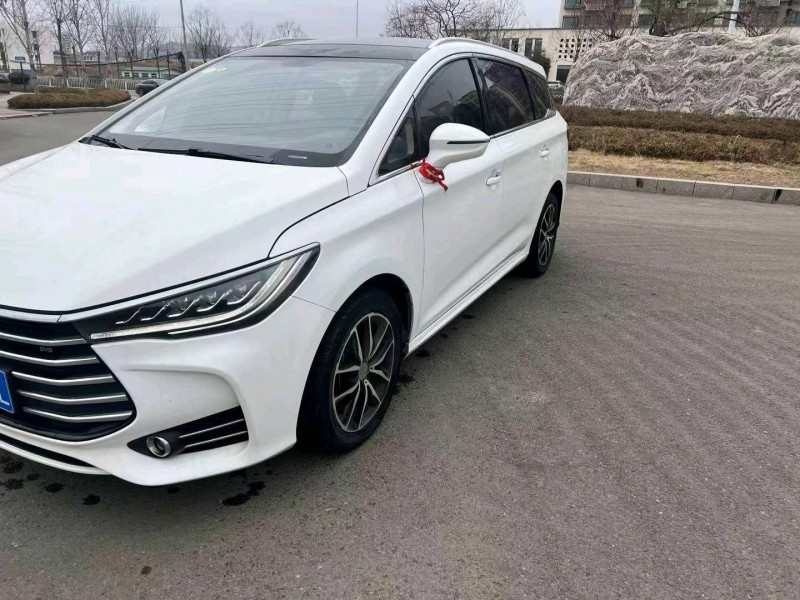 济南18年比亚迪宋MAX3