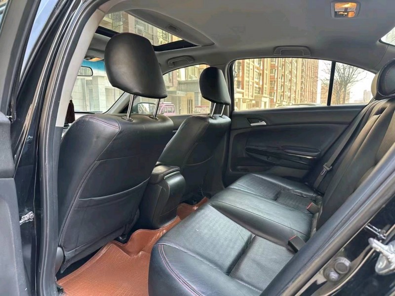 邢台13年本田雅阁4