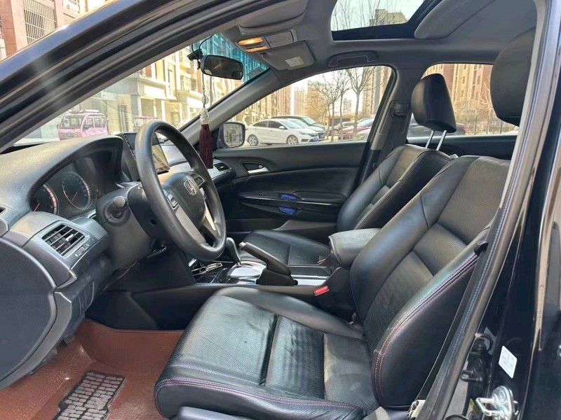 邢台13年本田雅阁5