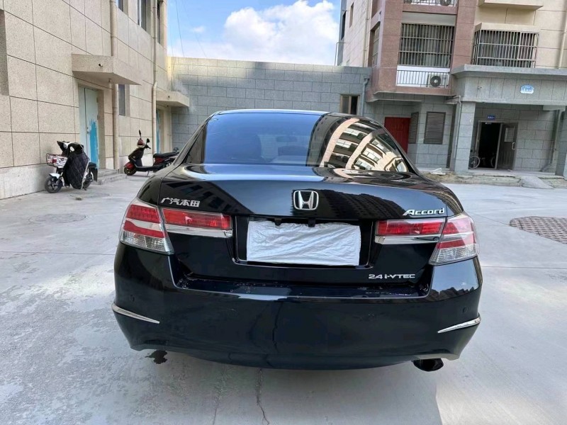 邢台13年本田雅阁7