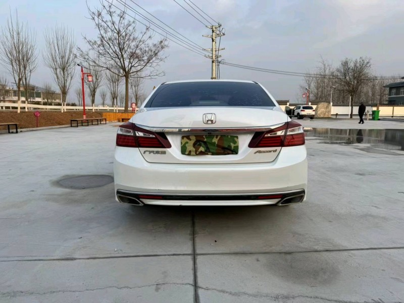 徐州17年本田雅阁9