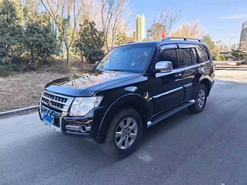 东营15年三菱帕杰罗3