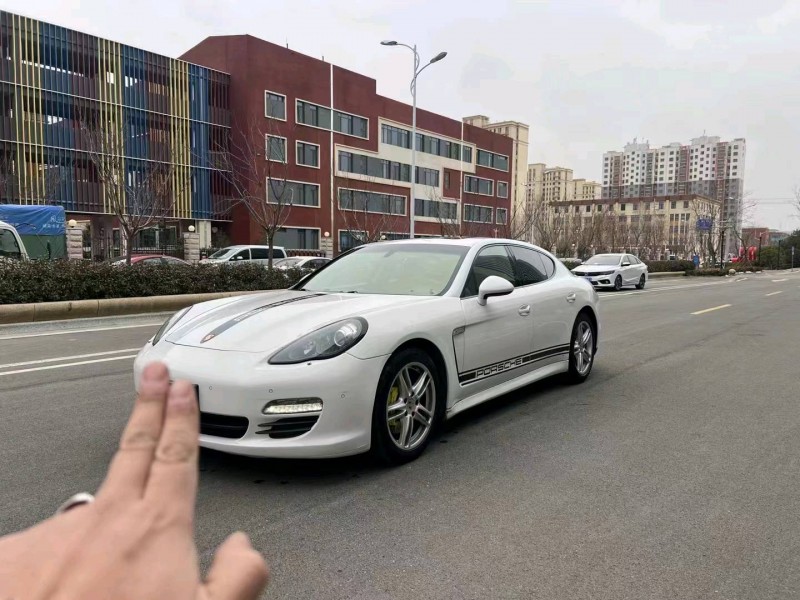 东营12年保时捷帕拉梅拉4